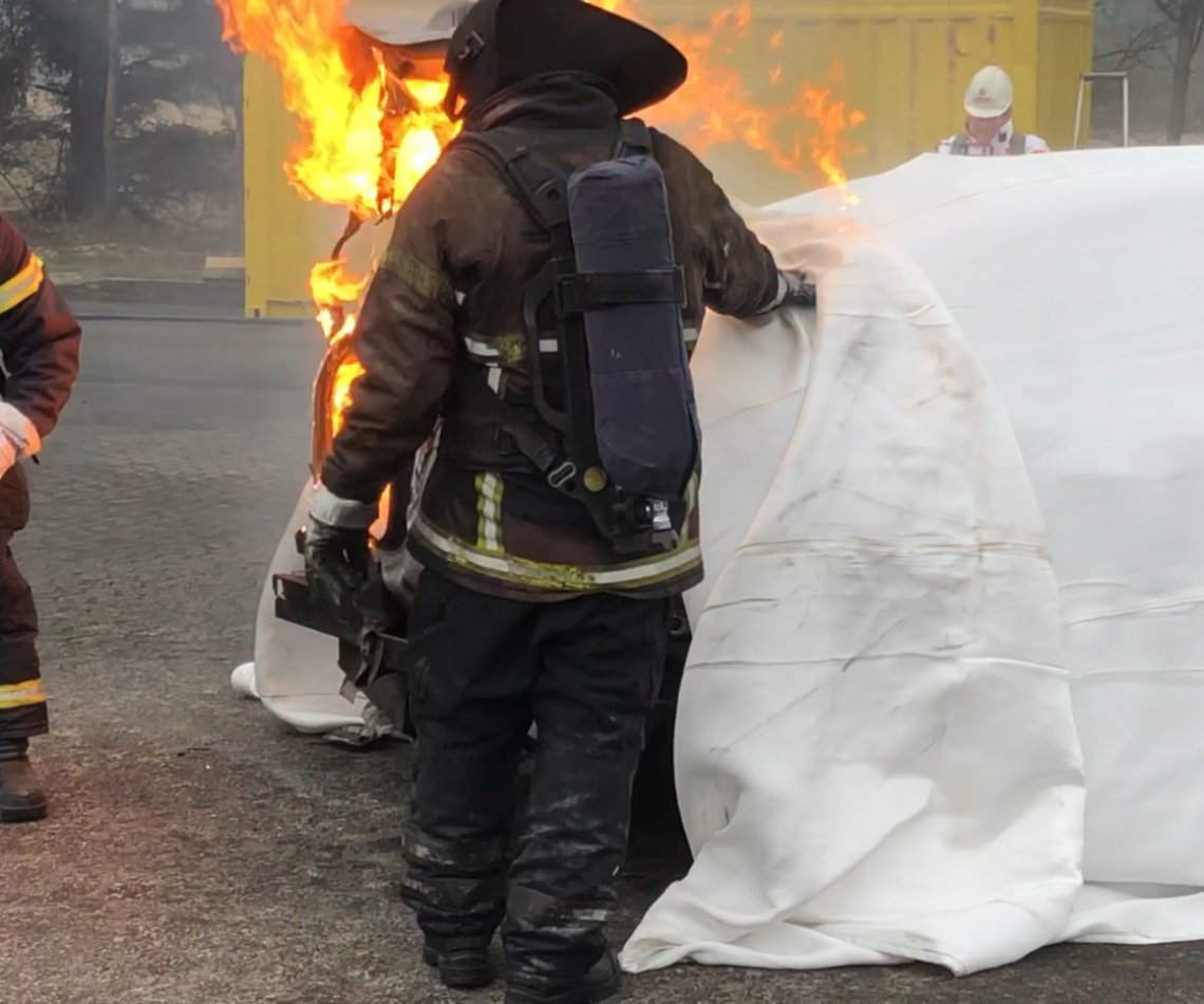 Aerosol unit placed under blanket